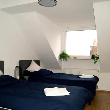 - Monteure - 6 Personen Apartment *