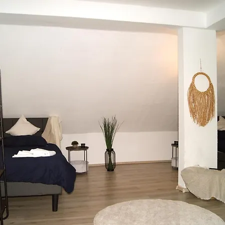 - Monteure - 6 Personen Apartment Gelsenkirchen