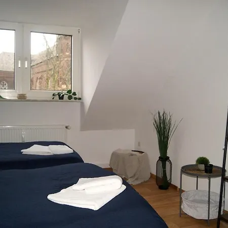- Monteure - 6 Personen Apartment *